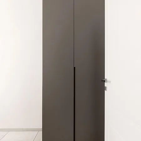 Le Dodici Porte - Porta Lame 5 By District Daire *